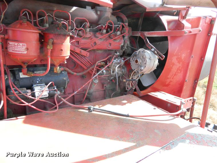 image for item DB1158 International 715 combine