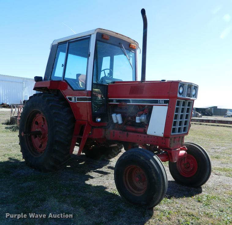 image for item DB1159 1978 International 1086 tractor