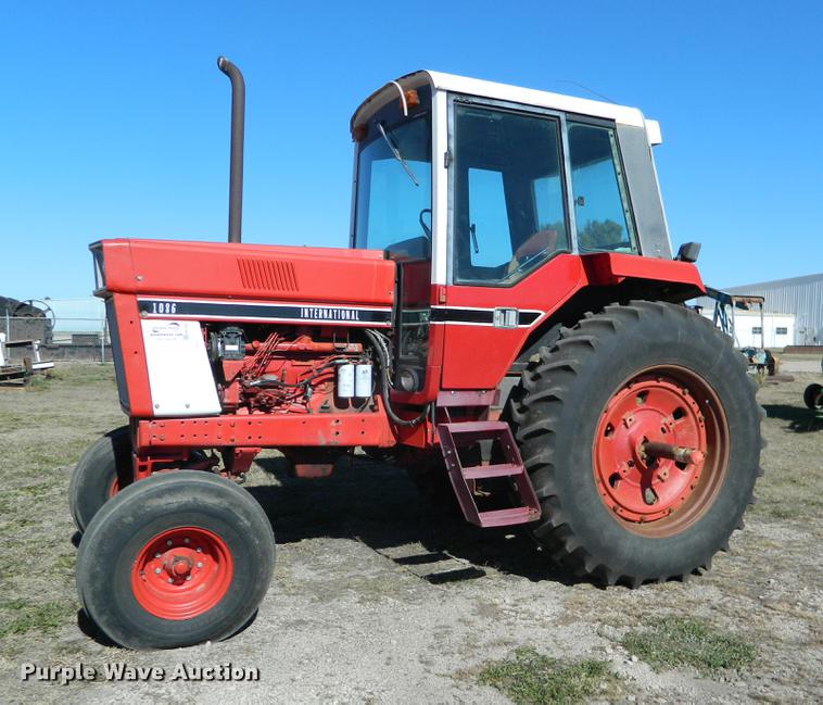 image for item DB1159 1978 International 1086 tractor