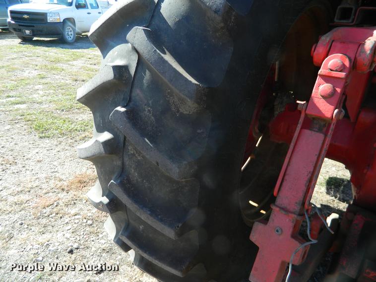 image for item DB1159 1978 International 1086 tractor