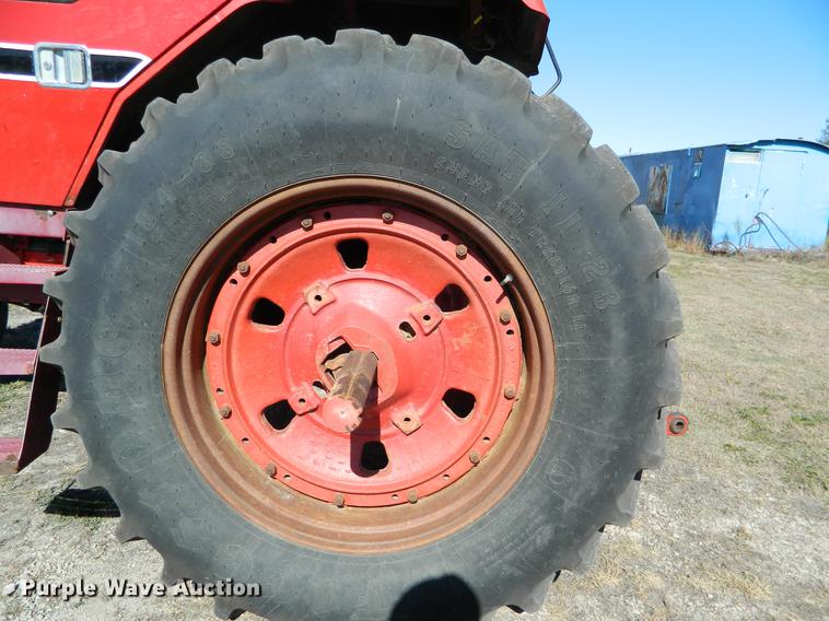 image for item DB1159 1978 International 1086 tractor