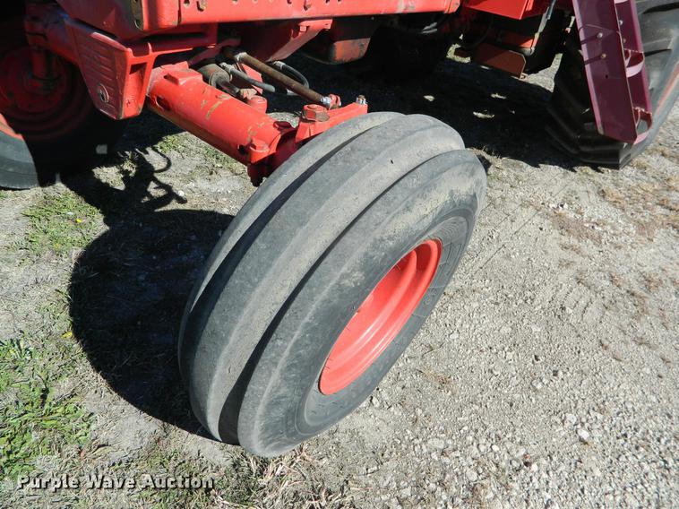 image for item DB1159 1978 International 1086 tractor