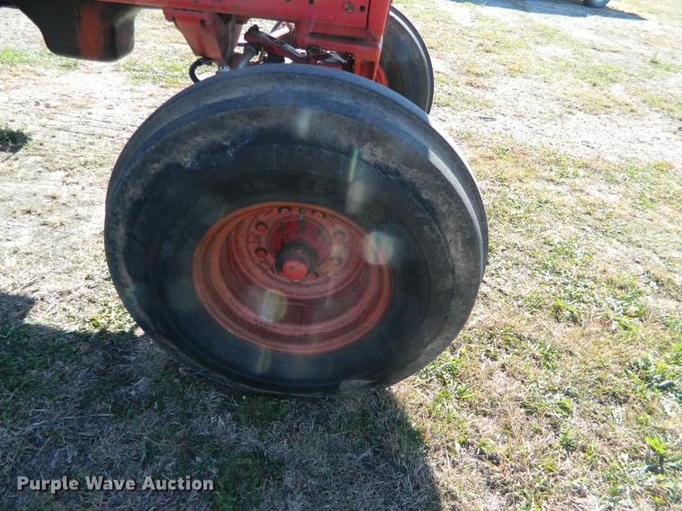 image for item DB1159 1978 International 1086 tractor