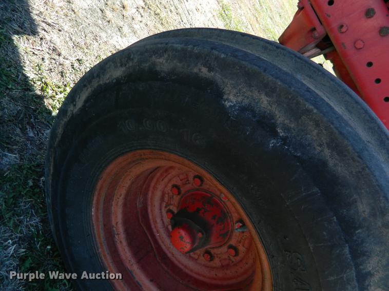 image for item DB1159 1978 International 1086 tractor