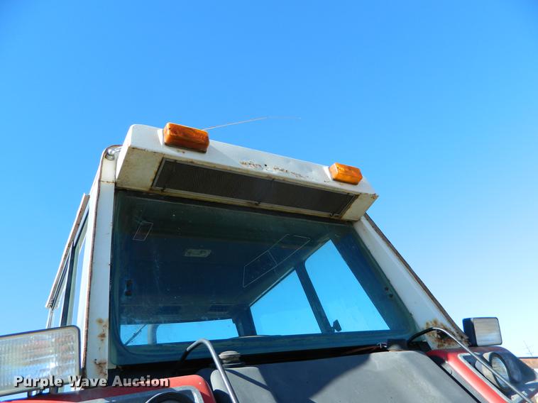 image for item DB1159 1978 International 1086 tractor