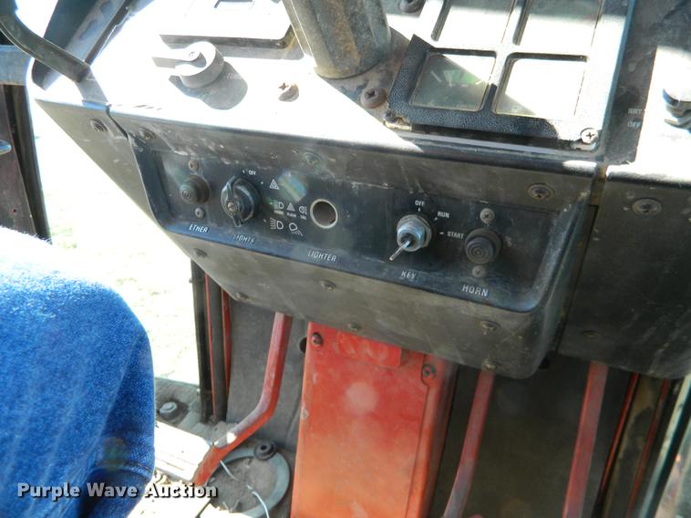 image for item DB1159 1978 International 1086 tractor