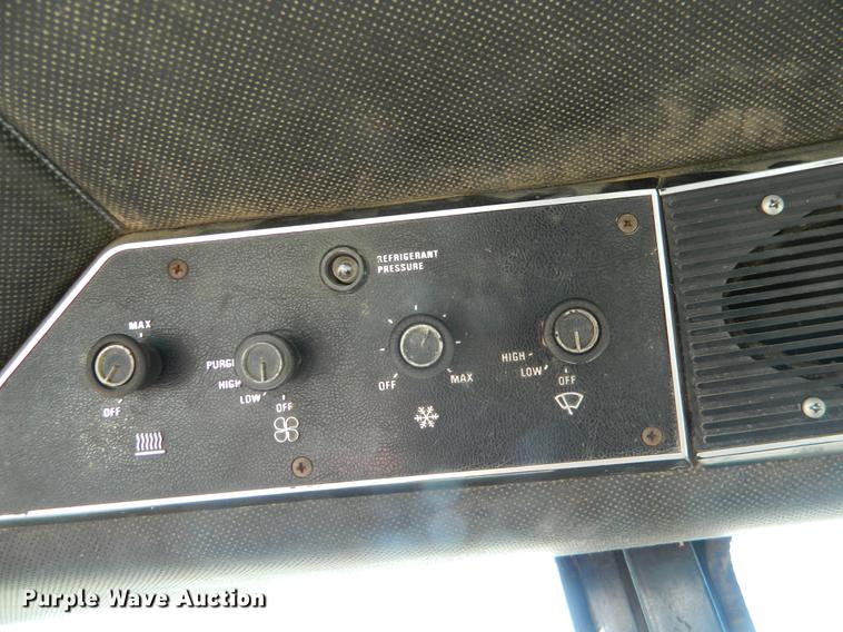 image for item DB1159 1978 International 1086 tractor