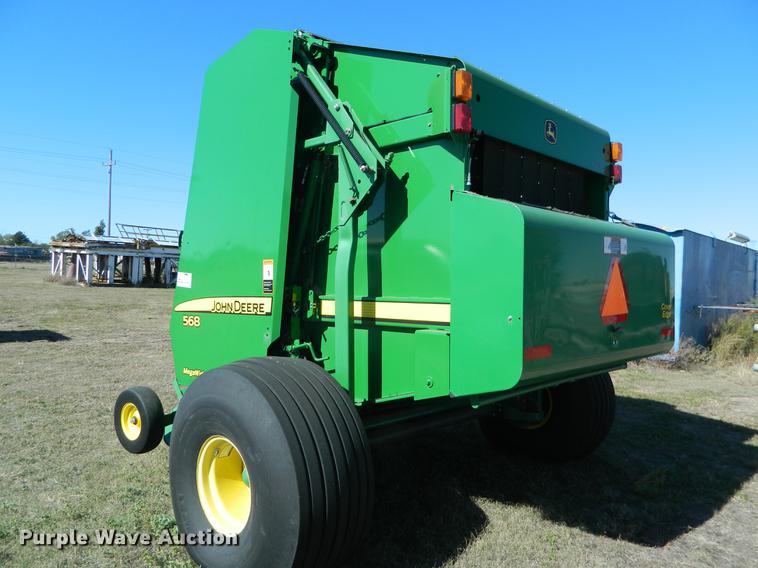 image for item DB1161 2011 John Deere 568 round baler