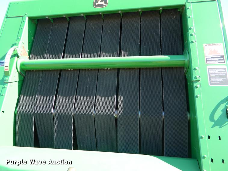 image for item DB1161 2011 John Deere 568 round baler