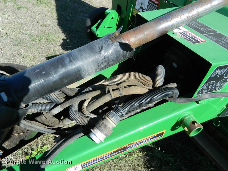 image for item DB1161 2011 John Deere 568 round baler