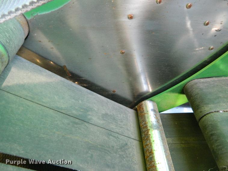 image for item DB1161 2011 John Deere 568 round baler