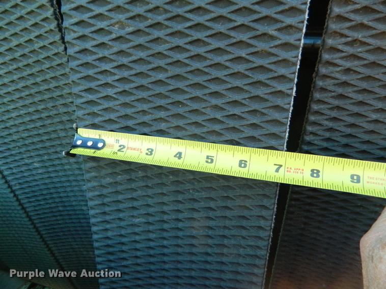 image for item DB1161 2011 John Deere 568 round baler