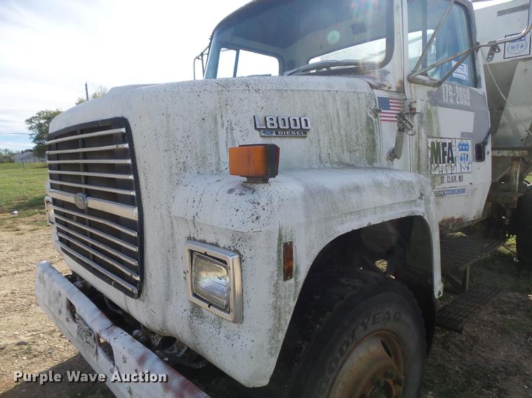 image for item DB6359 1991 Ford L8000 fertilizer tender truck