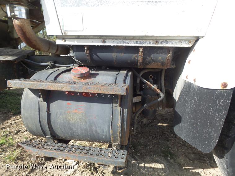 image for item DB6359 1991 Ford L8000 fertilizer tender truck