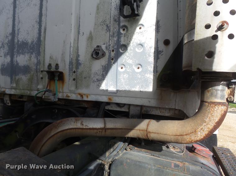 image for item DB6359 1991 Ford L8000 fertilizer tender truck