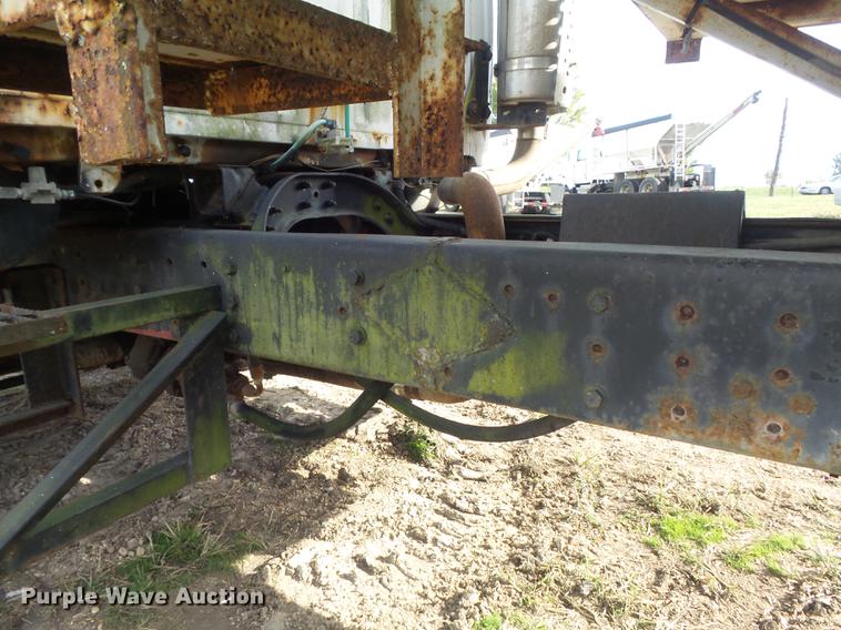 image for item DB6359 1991 Ford L8000 fertilizer tender truck