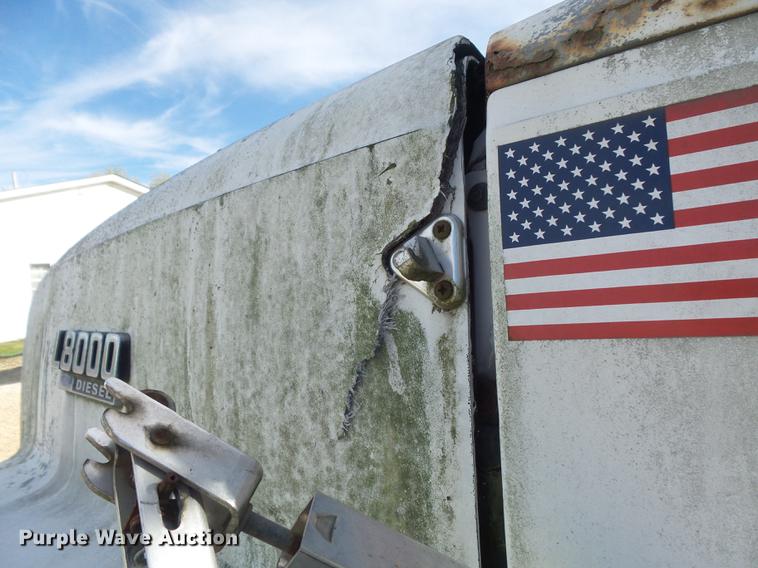 image for item DB6359 1991 Ford L8000 fertilizer tender truck