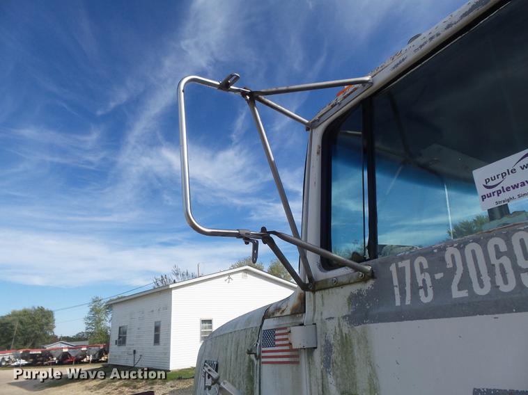 image for item DB6359 1991 Ford L8000 fertilizer tender truck