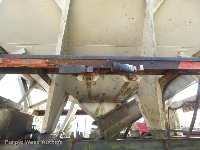 image for item DB6359 1991 Ford L8000 fertilizer tender truck