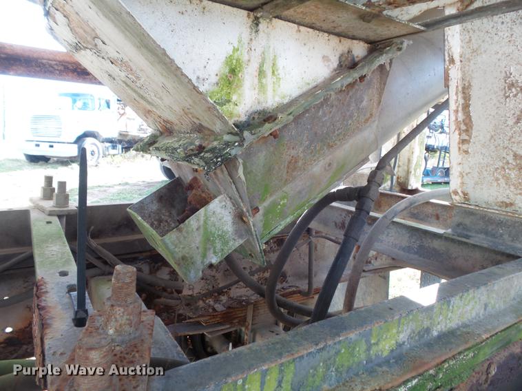 image for item DB6359 1991 Ford L8000 fertilizer tender truck