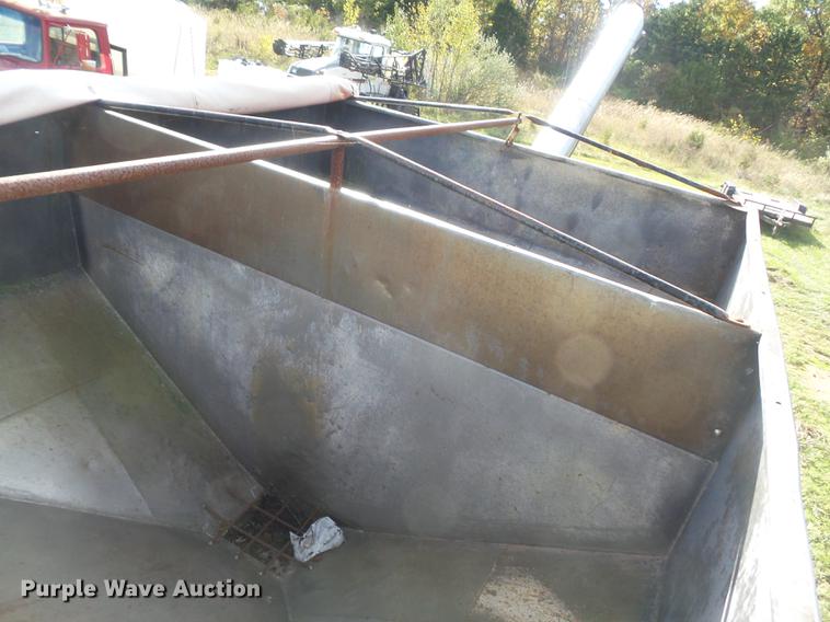 image for item DB6359 1991 Ford L8000 fertilizer tender truck