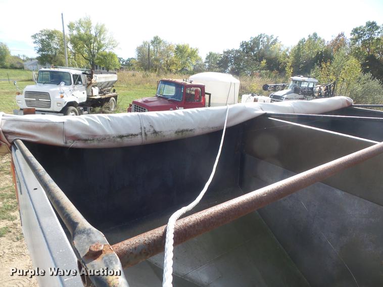 image for item DB6359 1991 Ford L8000 fertilizer tender truck