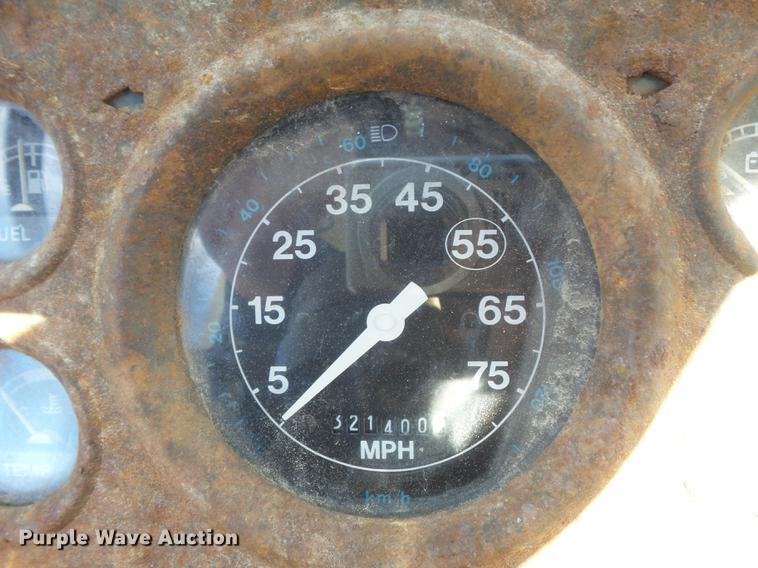 image for item DB6359 1991 Ford L8000 fertilizer tender truck