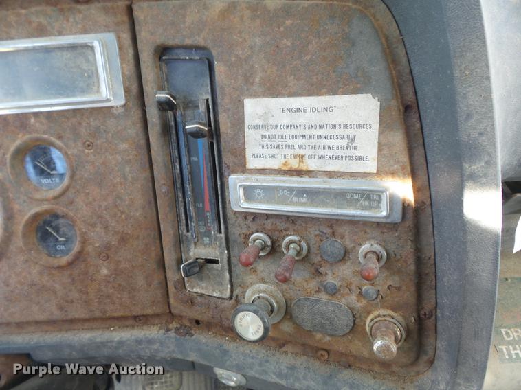 image for item DB6359 1991 Ford L8000 fertilizer tender truck