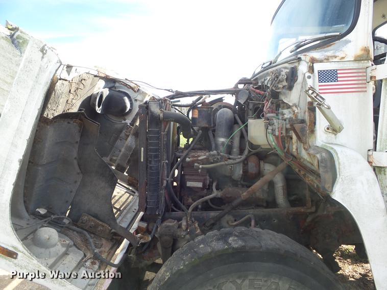 image for item DB6359 1991 Ford L8000 fertilizer tender truck