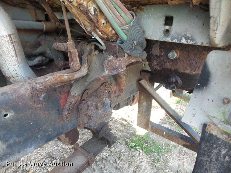 image for item DB6359 1991 Ford L8000 fertilizer tender truck