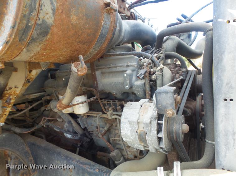 image for item DB6359 1991 Ford L8000 fertilizer tender truck