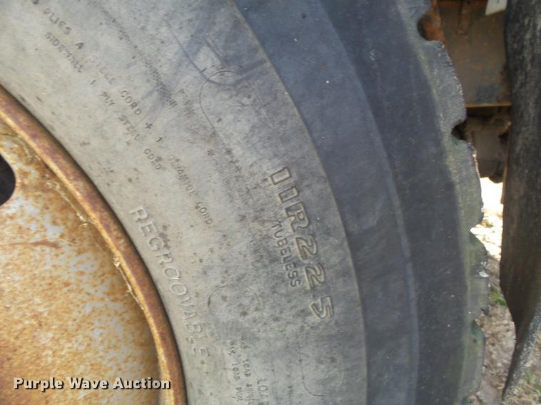 image for item DB6359 1991 Ford L8000 fertilizer tender truck