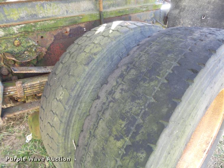 image for item DB6359 1991 Ford L8000 fertilizer tender truck