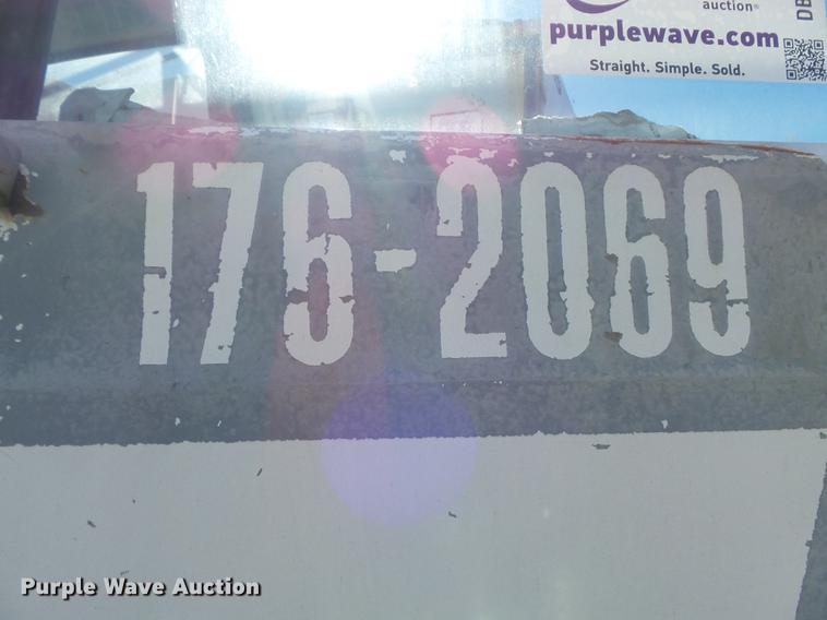 image for item DB6359 1991 Ford L8000 fertilizer tender truck