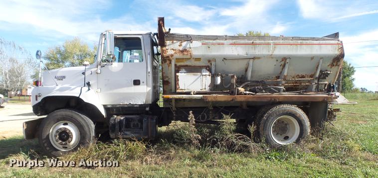 image for item DB6360 1996 Ford L9000 applicator truck
