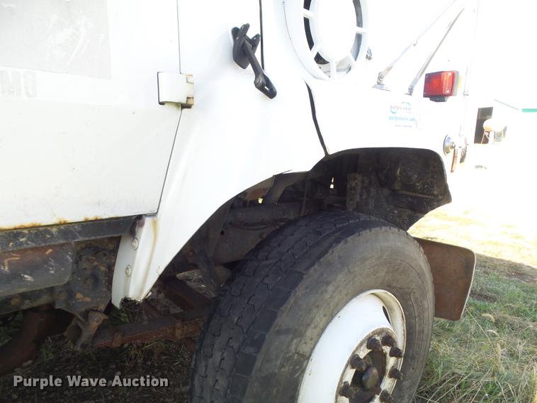 image for item DB6360 1996 Ford L9000 applicator truck