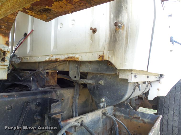 image for item DB6360 1996 Ford L9000 applicator truck