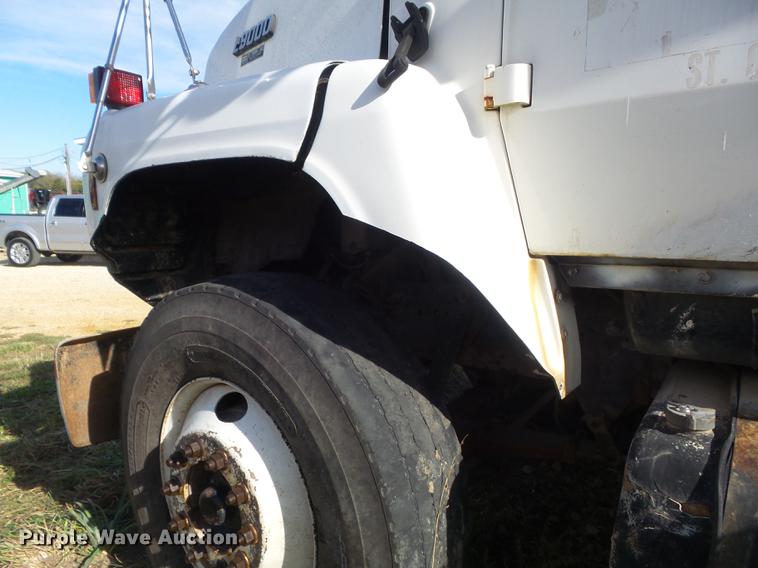 image for item DB6360 1996 Ford L9000 applicator truck