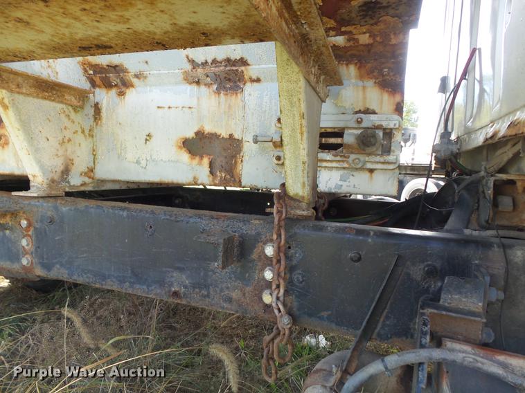 image for item DB6360 1996 Ford L9000 applicator truck