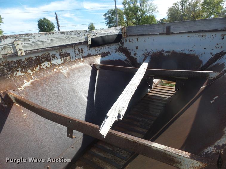 image for item DB6360 1996 Ford L9000 applicator truck