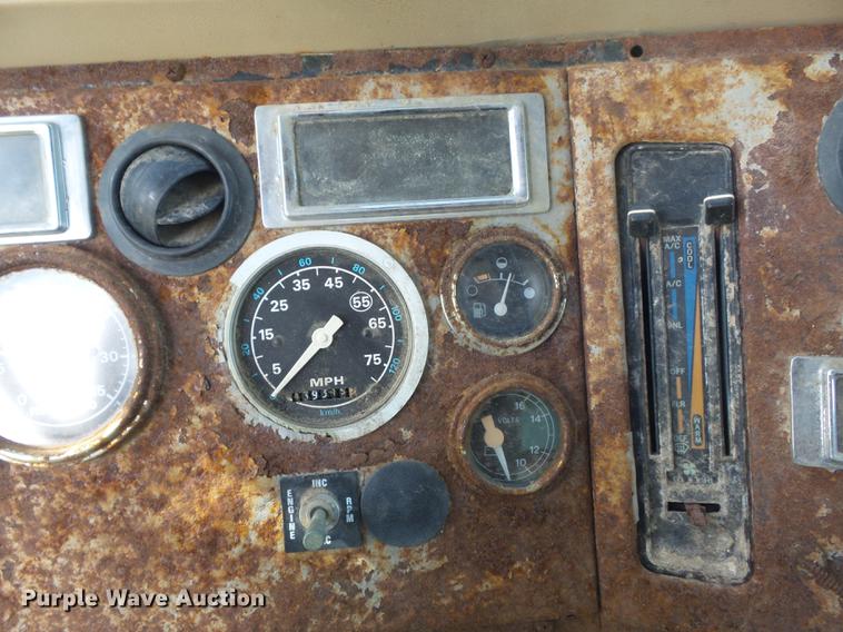 image for item DB6360 1996 Ford L9000 applicator truck