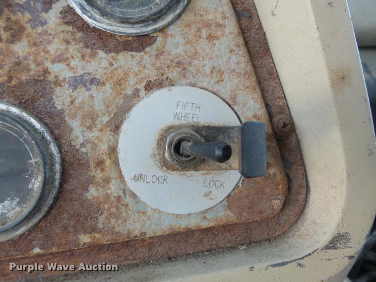 image for item DB6360 1996 Ford L9000 applicator truck