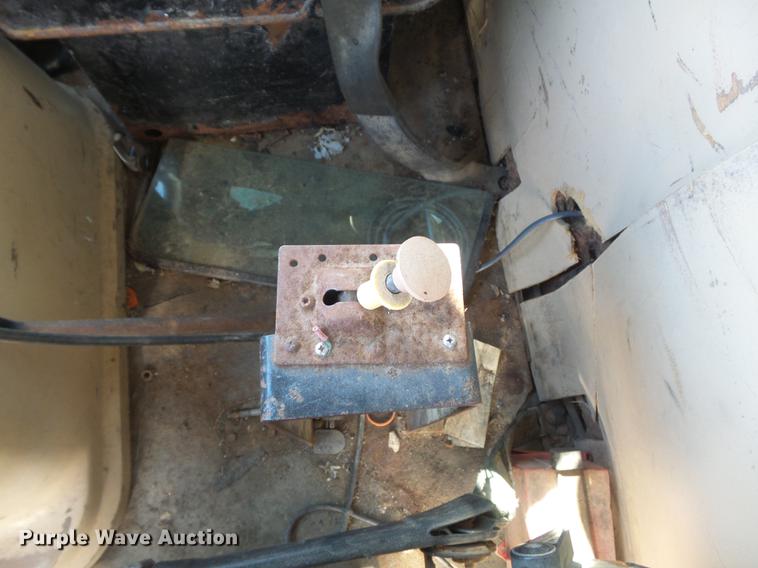 image for item DB6360 1996 Ford L9000 applicator truck