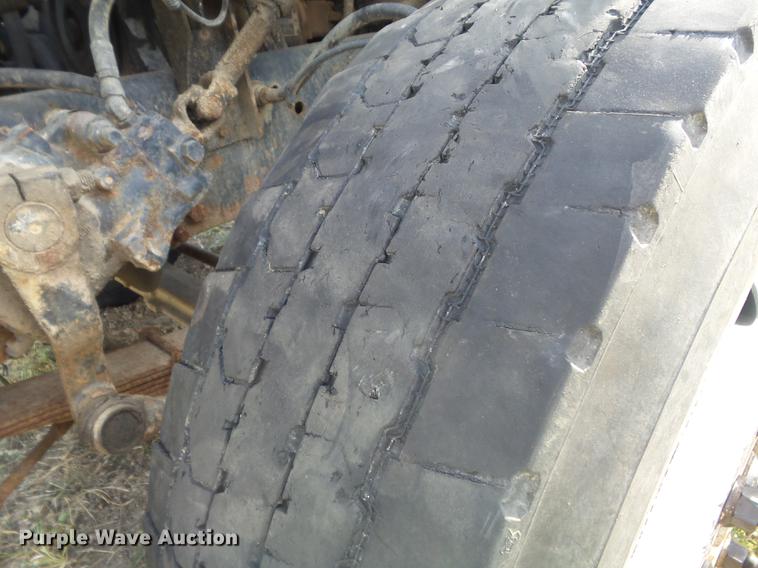 image for item DB6360 1996 Ford L9000 applicator truck