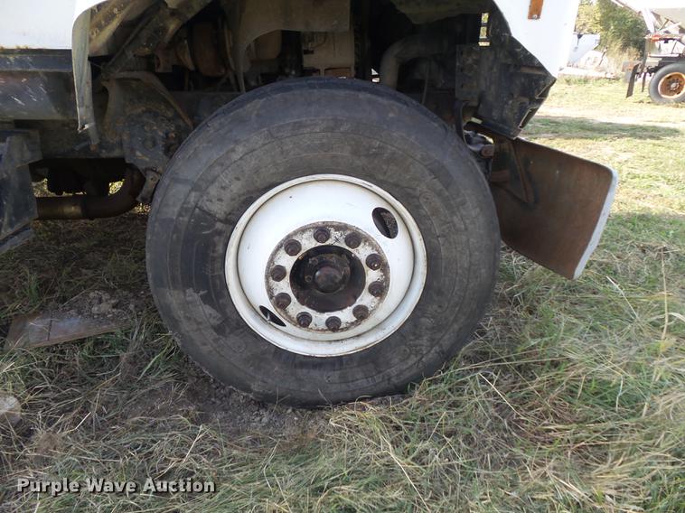 image for item DB6360 1996 Ford L9000 applicator truck