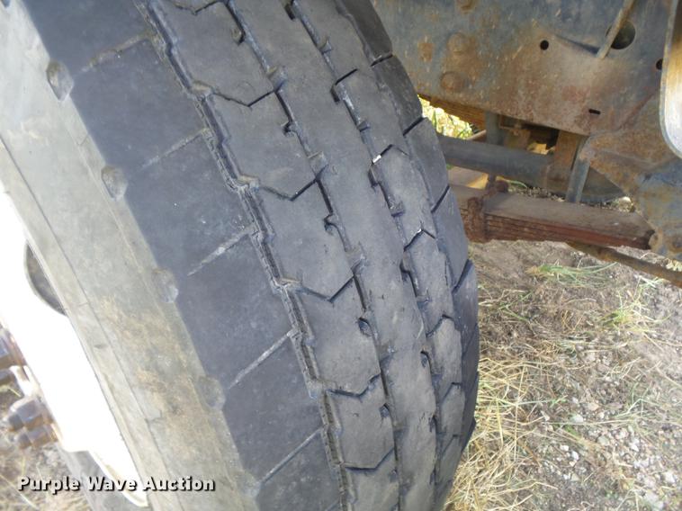 image for item DB6360 1996 Ford L9000 applicator truck