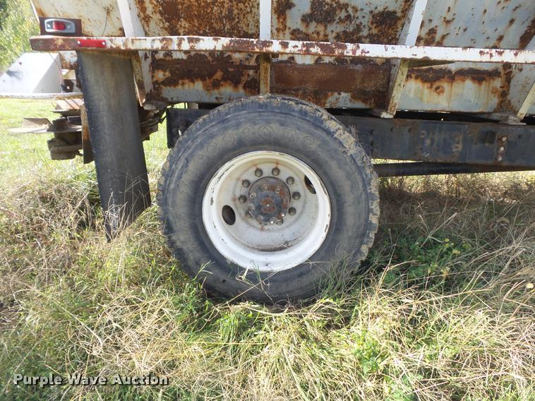 image for item DB6360 1996 Ford L9000 applicator truck