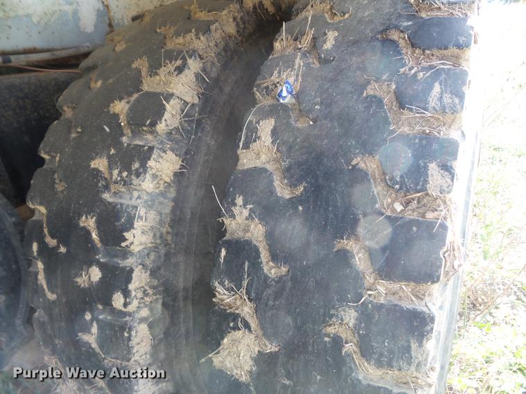 image for item DB6360 1996 Ford L9000 applicator truck