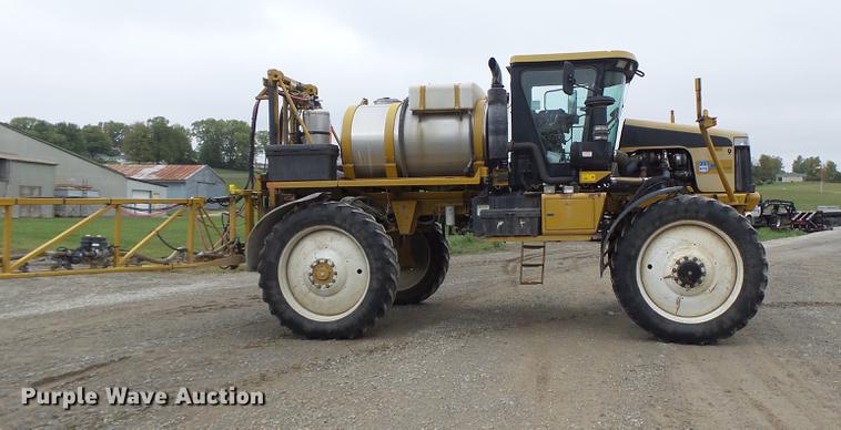 image for item DB9981 2006 Ag-Chem RoGator 874 self-propelled sprayer