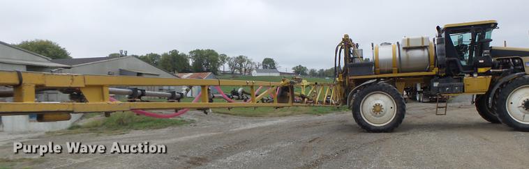 image for item DB9981 2006 Ag-Chem RoGator 874 self-propelled sprayer